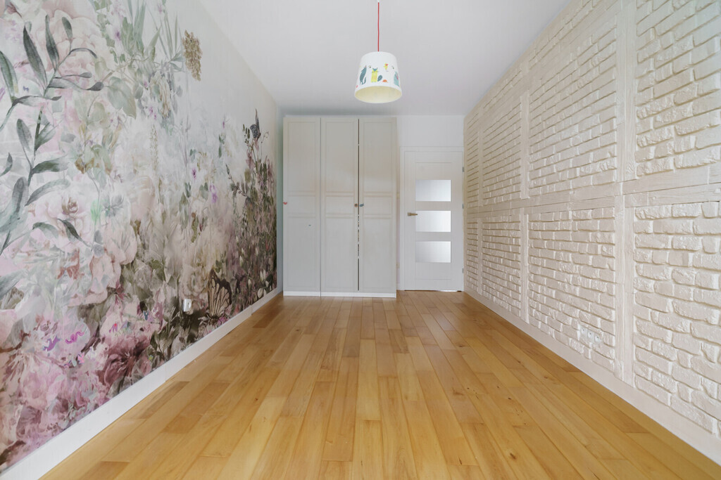 Apartament z widokiem na las