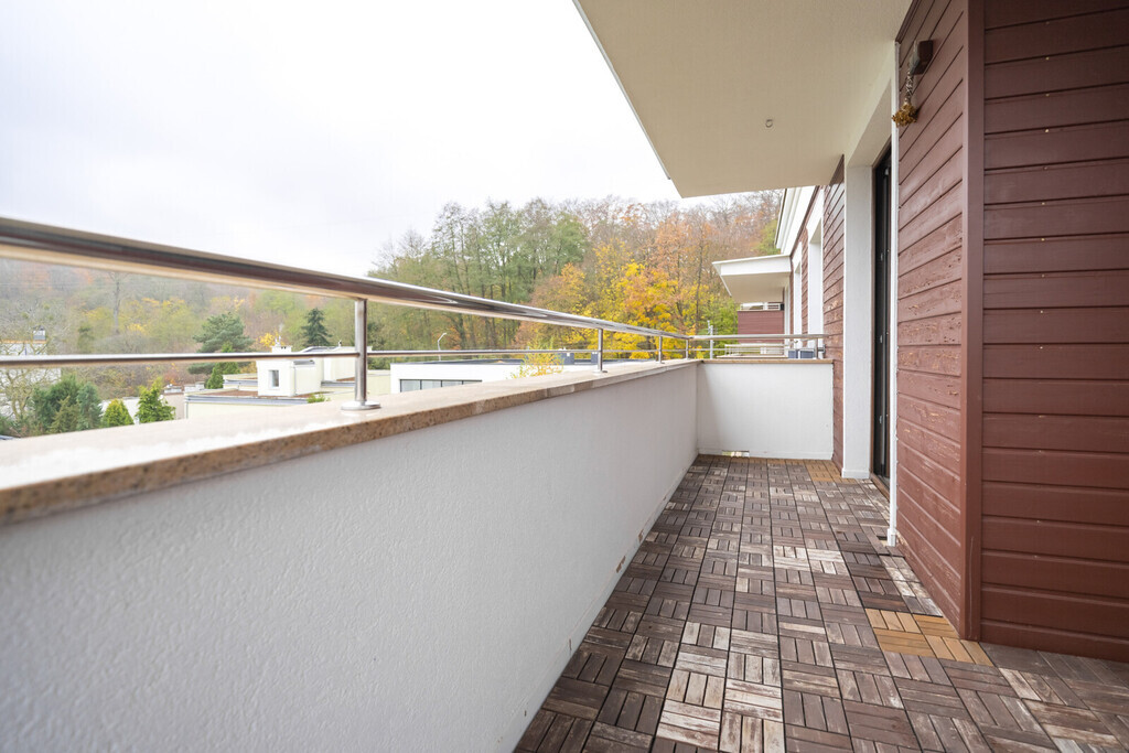 Apartament z widokiem na las