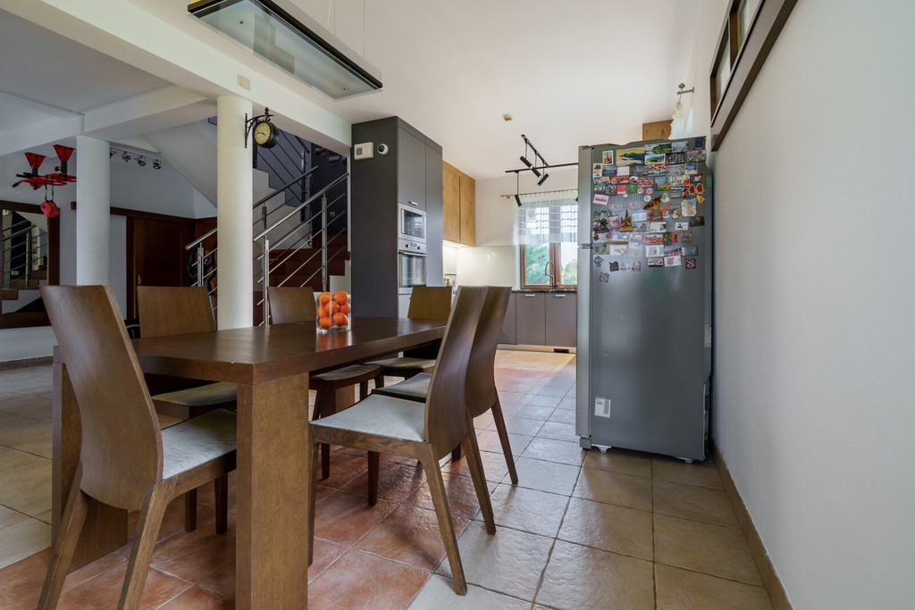 Nowoczesny dom z antresolą i dużą działką