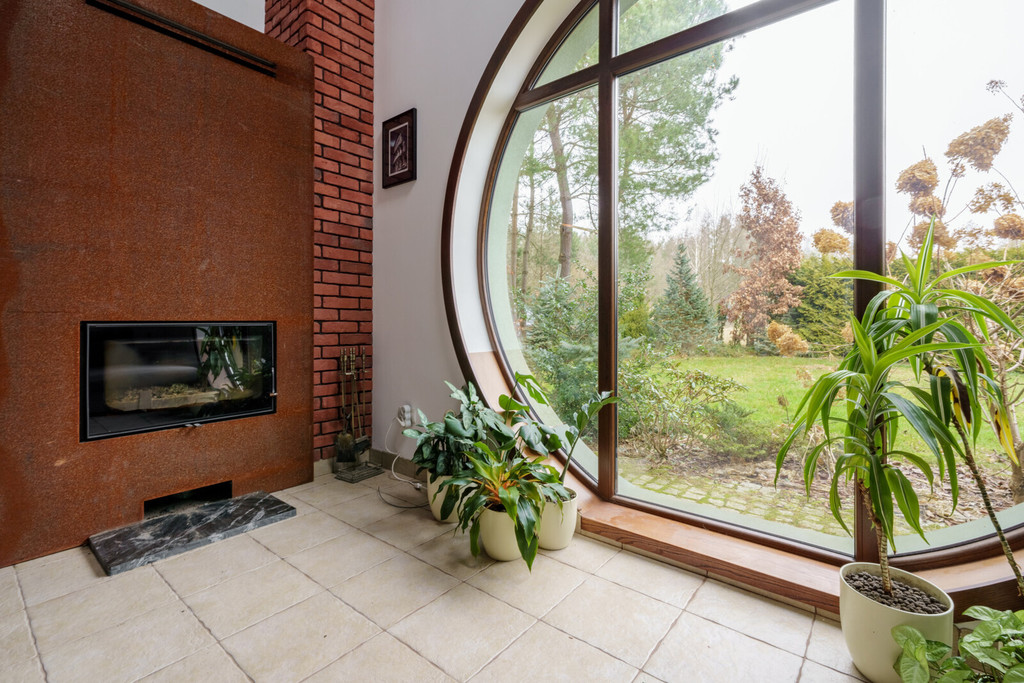 Nowoczesny dom z antresolą i dużą działką