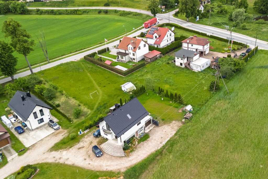 Dom z 3 mieszkaniami w Barłominie koło Luzina