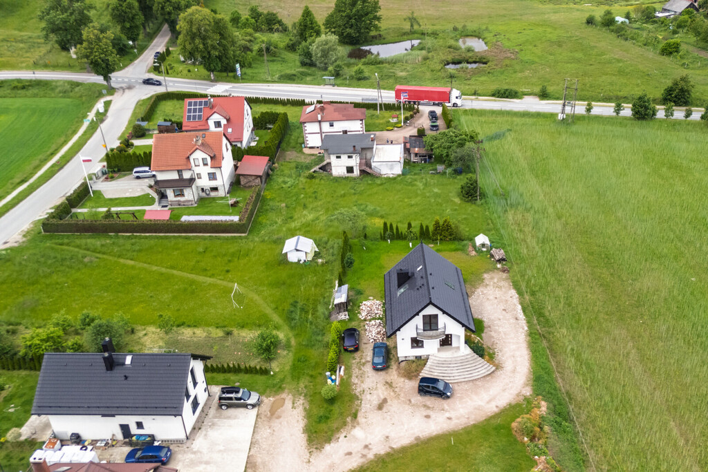 Dom z 3 mieszkaniami w Barłominie koło Luzina