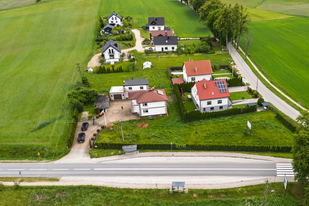 Dom z 3 mieszkaniami w Barłominie koło Luzina