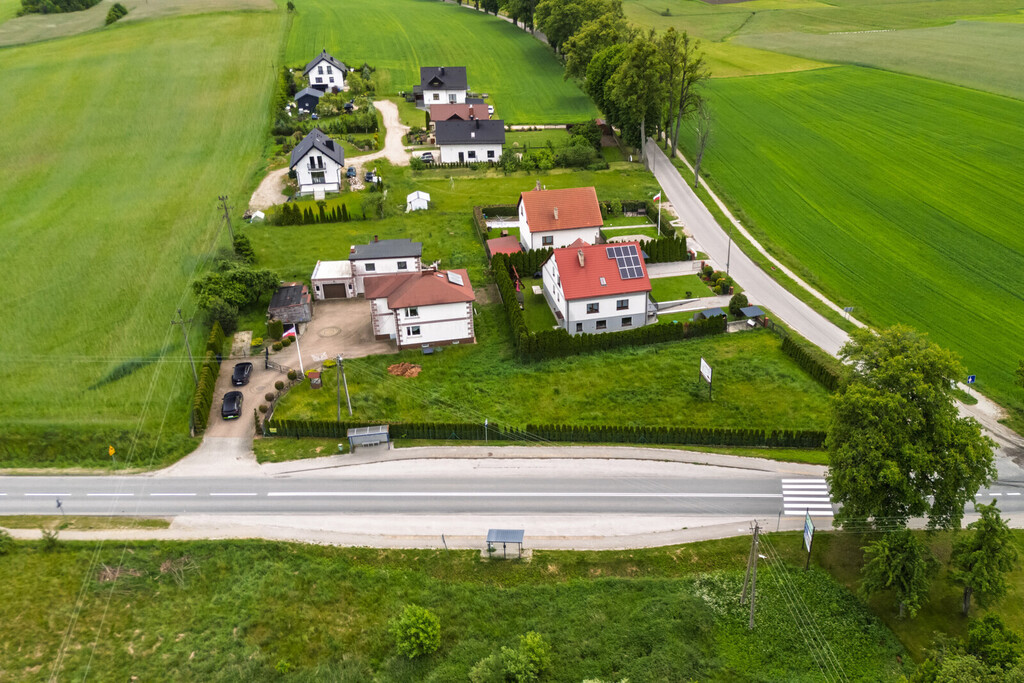 Dom z 3 mieszkaniami w Barłominie koło Luzina