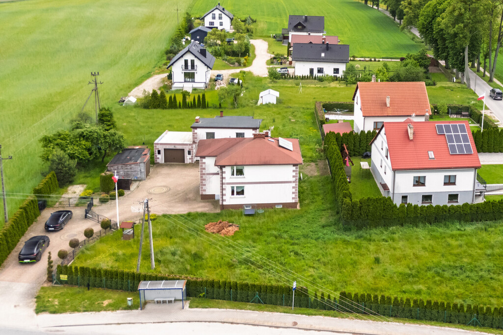 Dom z 3 mieszkaniami w Barłominie koło Luzina