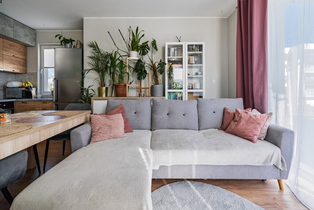 W pełni wyposażone 3 pokoje z dużym ogrodem