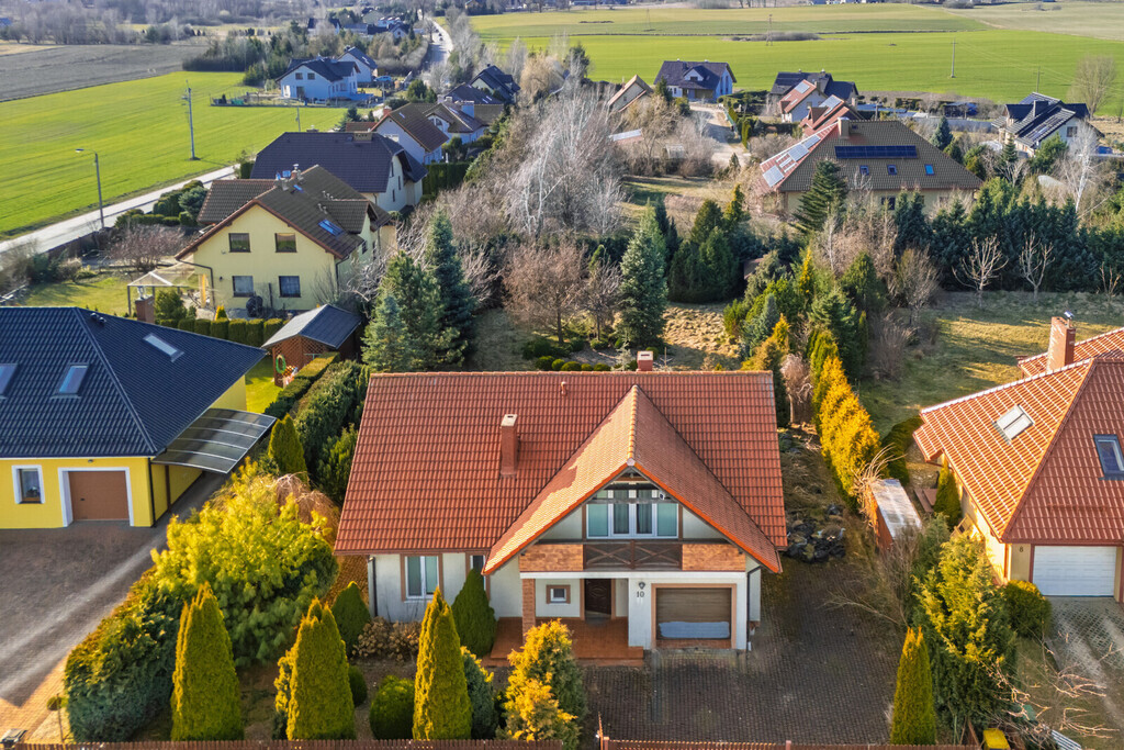 Dom z dużym ogrodem w Przyjaźni