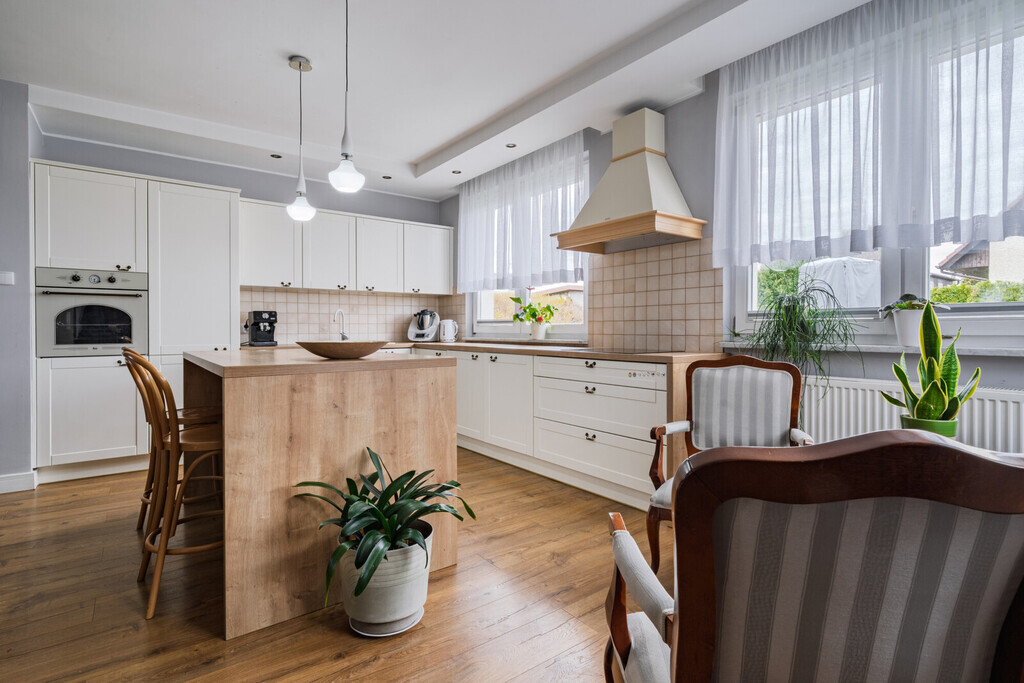 Gotowy do zamieszkania! Dom wolnostojący z garażem