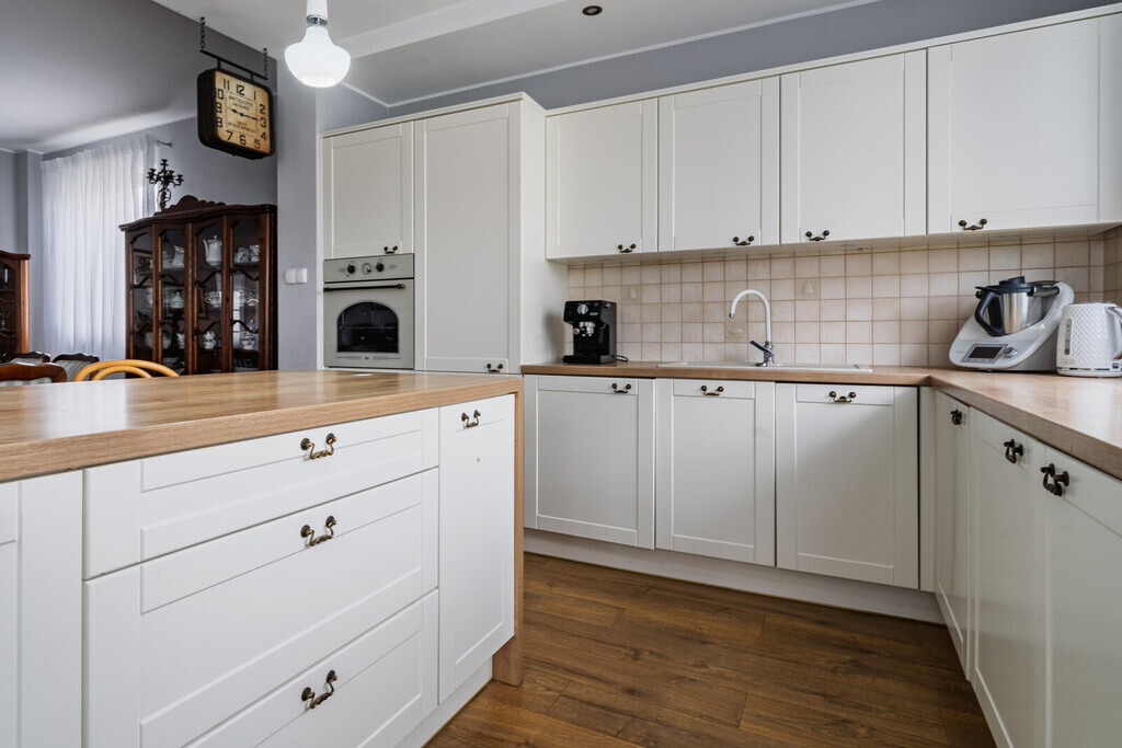 Gotowy do zamieszkania! Dom wolnostojący z garażem