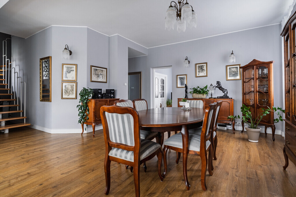 Gotowy do zamieszkania! Dom wolnostojący z garażem