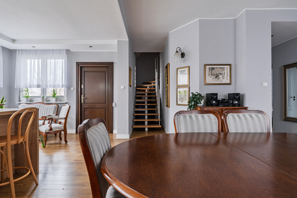 Gotowy do zamieszkania! Dom wolnostojący z garażem