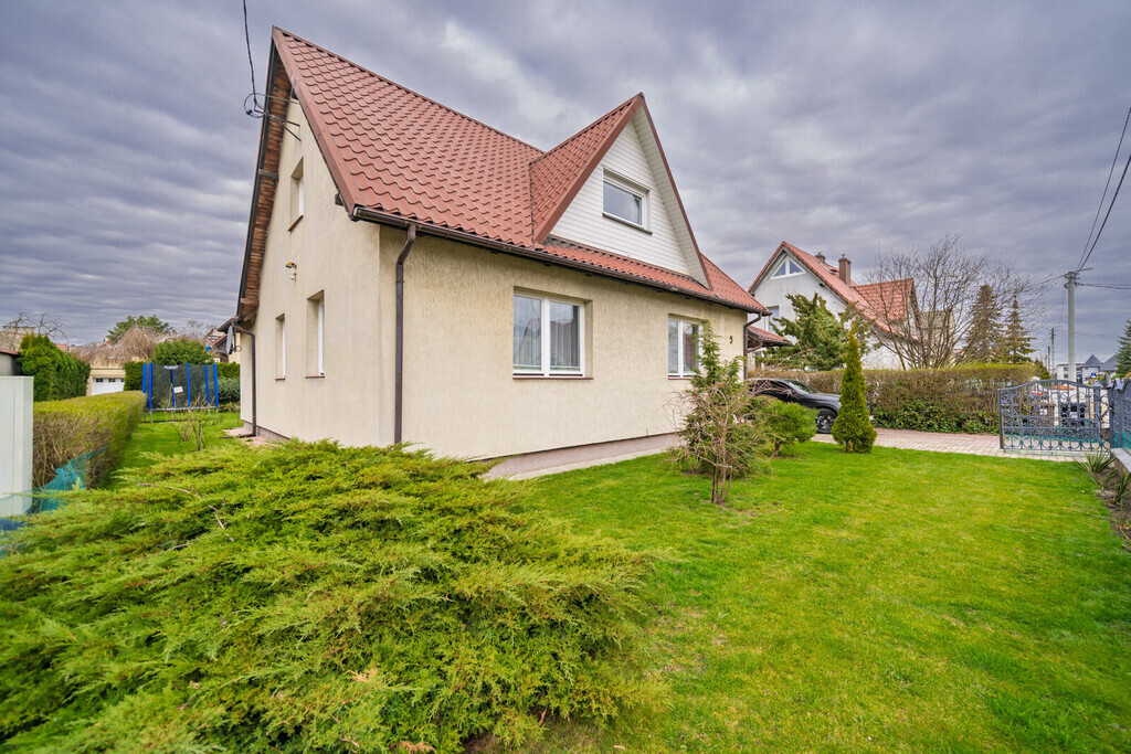 Gotowy do zamieszkania! Dom wolnostojący z garażem