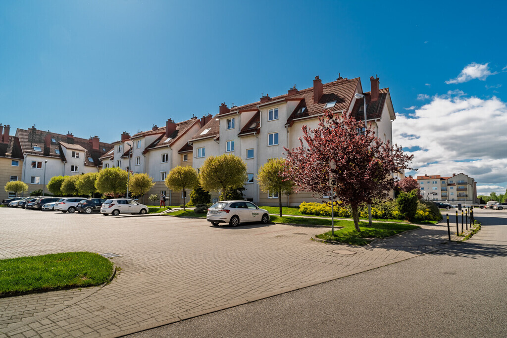 3 pokoje z ogrodem - osiedle Cztery Pory Roku