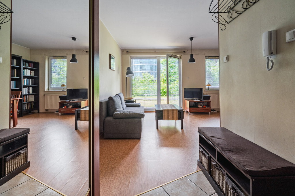 Przytulne 2 pokoje z ogródkiem w sercu Redłowa