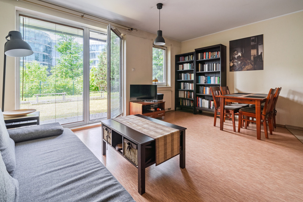 Przytulne 2 pokoje z ogródkiem w sercu Redłowa