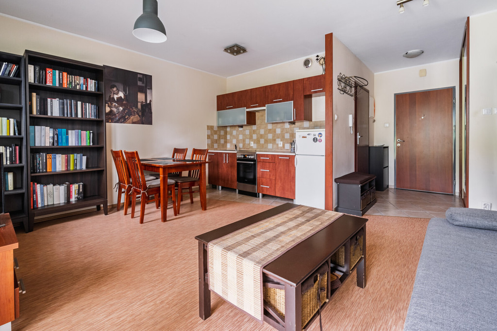 Przytulne 2 pokoje z ogródkiem w sercu Redłowa