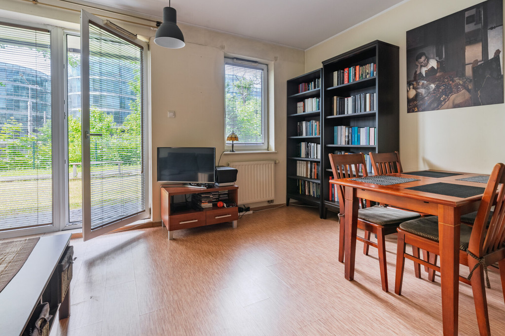 Przytulne 2 pokoje z ogródkiem w sercu Redłowa