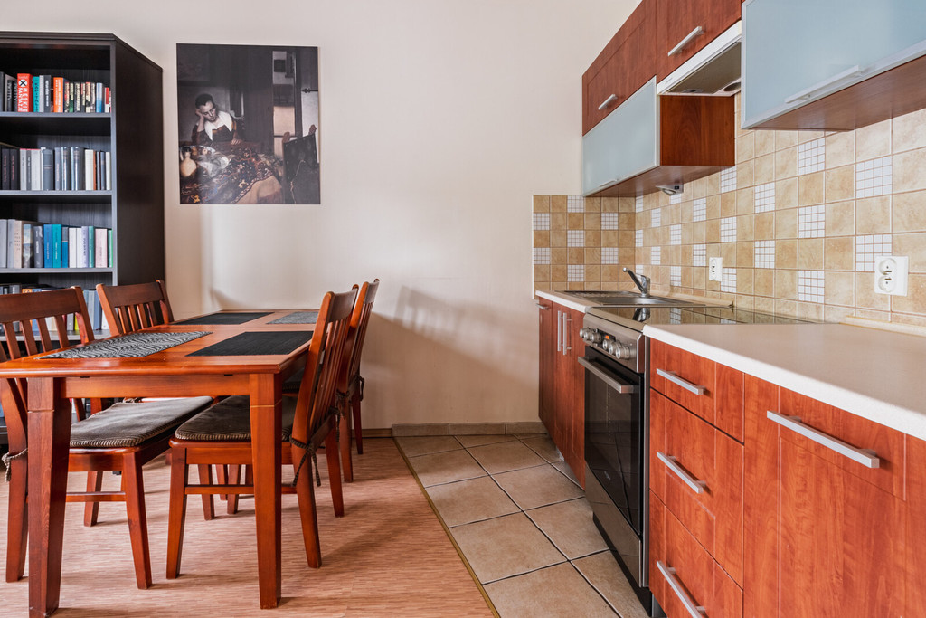 Przytulne 2 pokoje z ogródkiem w sercu Redłowa