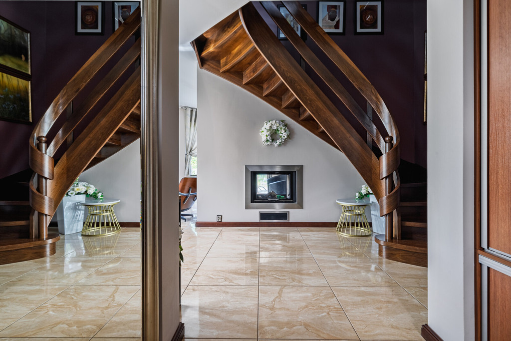 Ekskluzywny dom z dużą działką w Tuchomiu