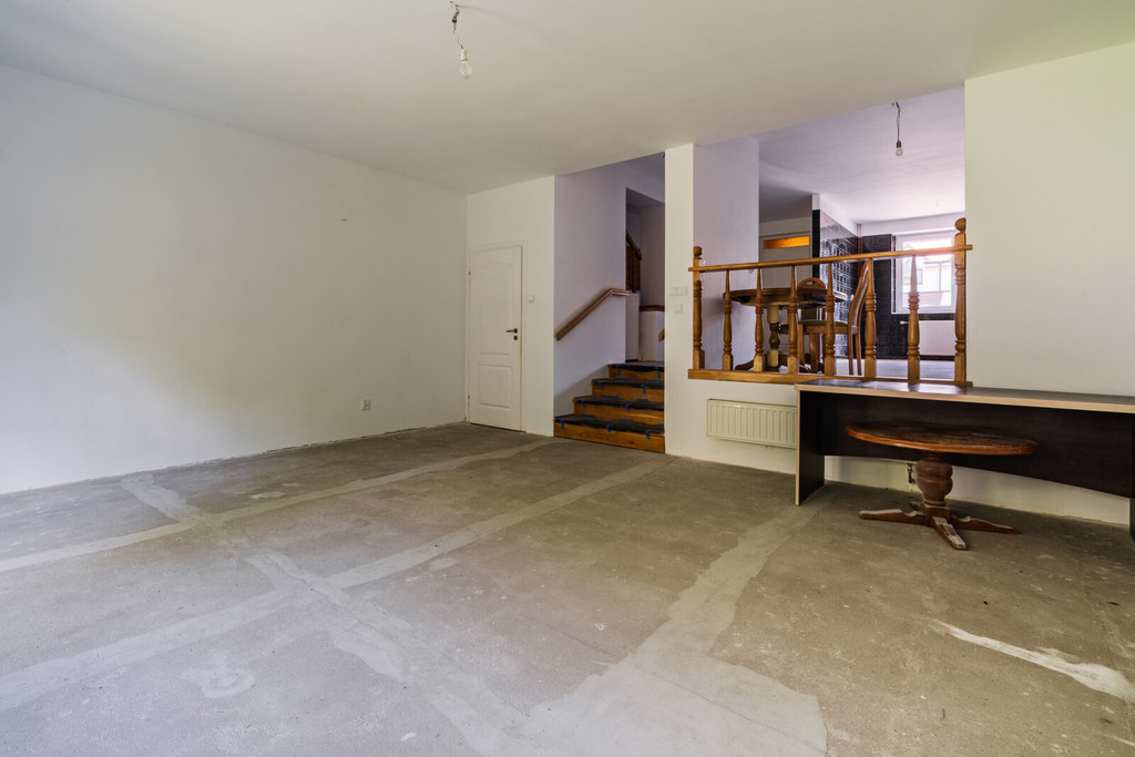 Skrajny szereg z ogrodem w Osowie