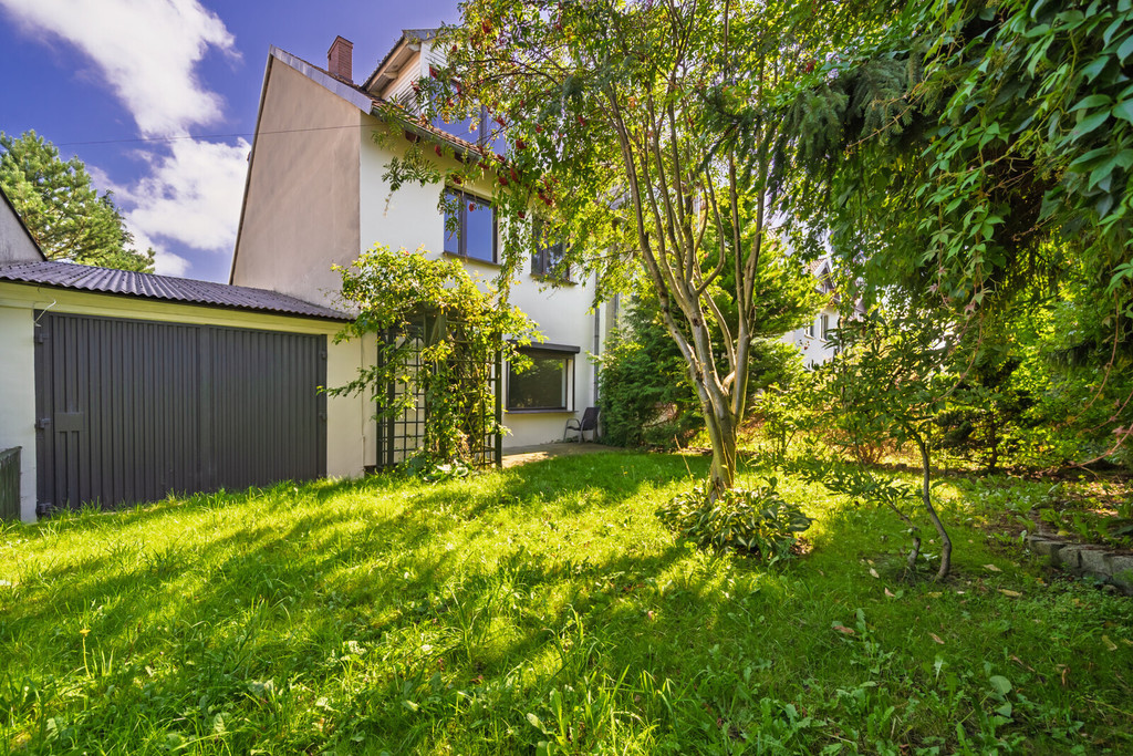 Skrajny szereg z ogrodem w Osowie