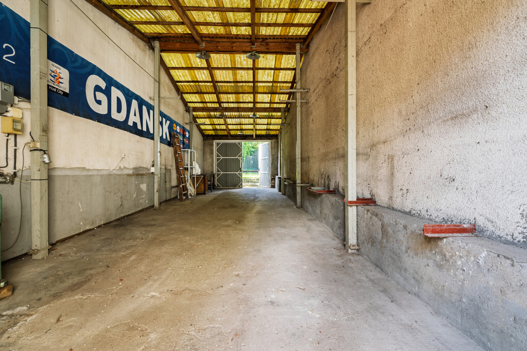 Skrajny szereg z ogrodem w Osowie