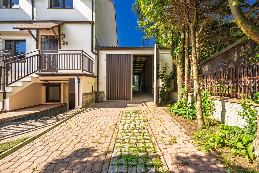 Skrajny szereg z ogrodem w Osowie