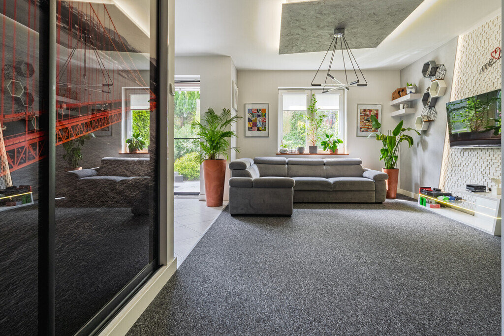 Ustawne 3 pokoje, ogród 140m2, warsztat, komórka