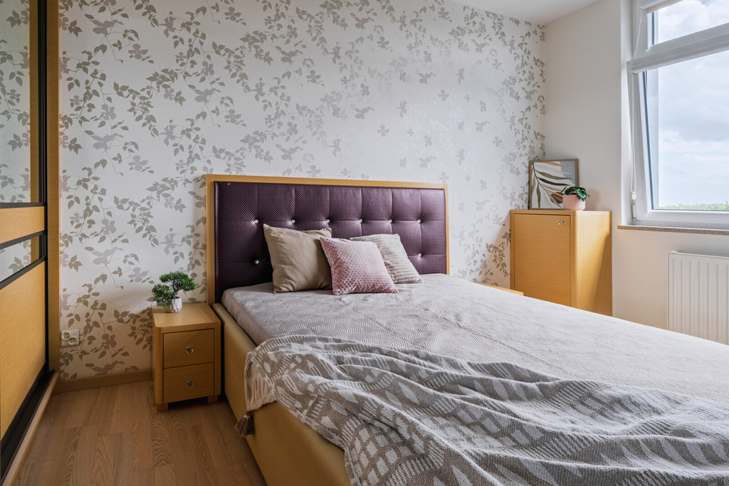 Przestronny apartament z tarasem i widokiem na las