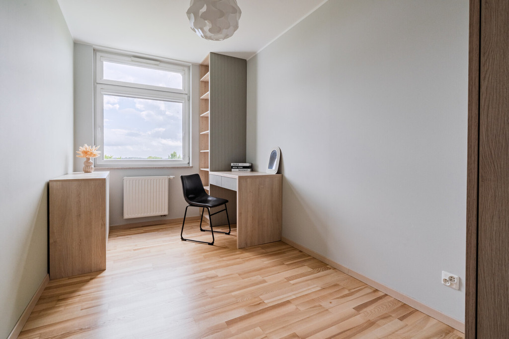 Przestronny apartament z tarasem i widokiem na las