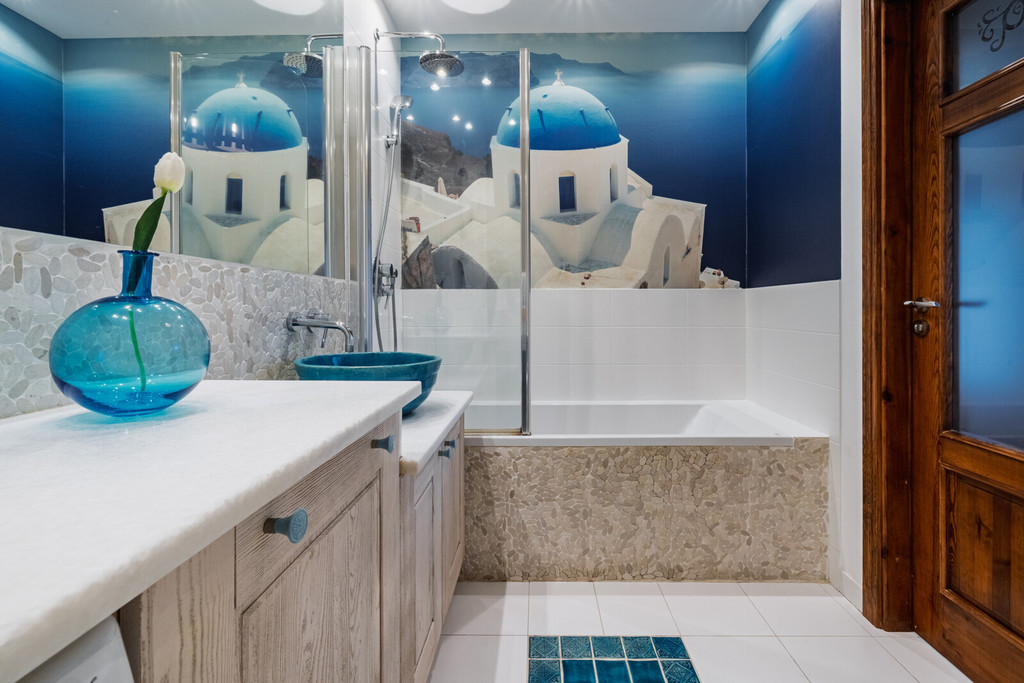 Przestronny apartament z tarasem i widokiem na las