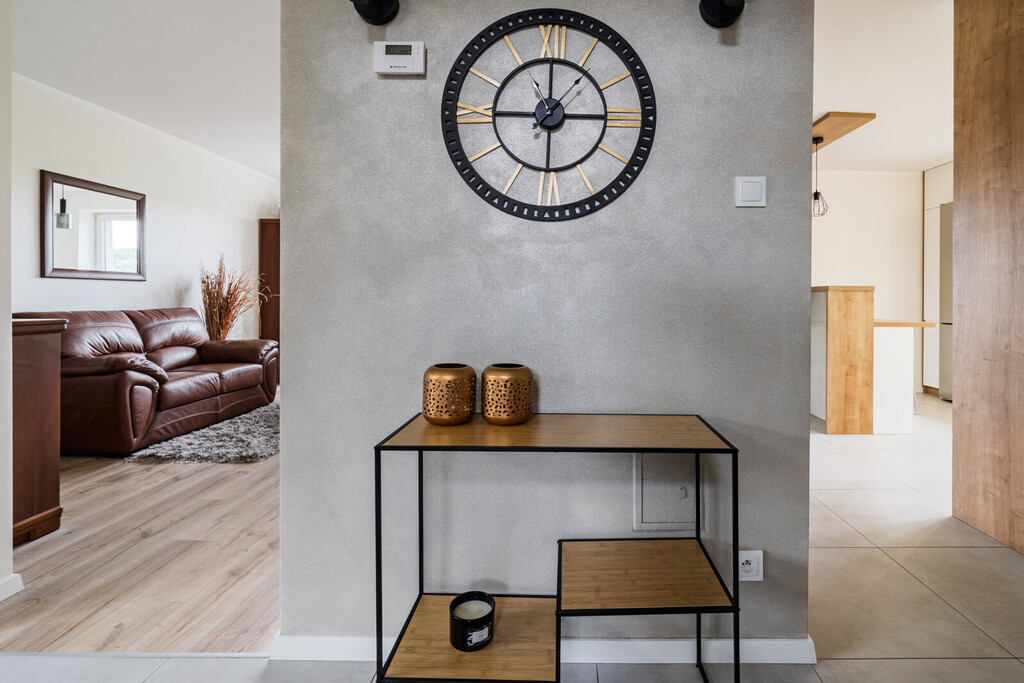 Wolnostojący dom z garażem po remoncie | Straszyn