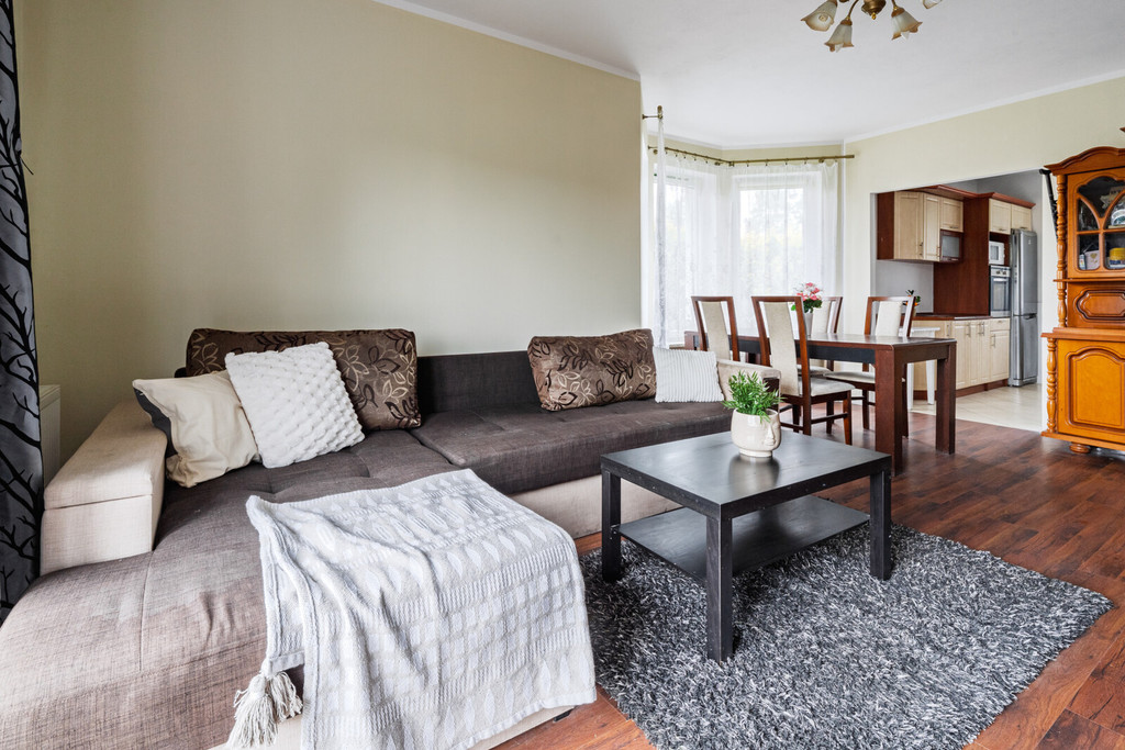 Kameralny wolnostojący dom w Borowinie - 6 pokoi!