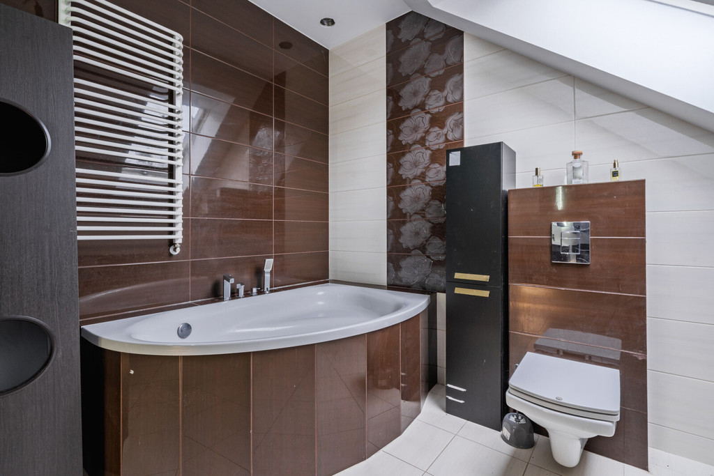 Kameralny wolnostojący dom w Borowinie - 6 pokoi!