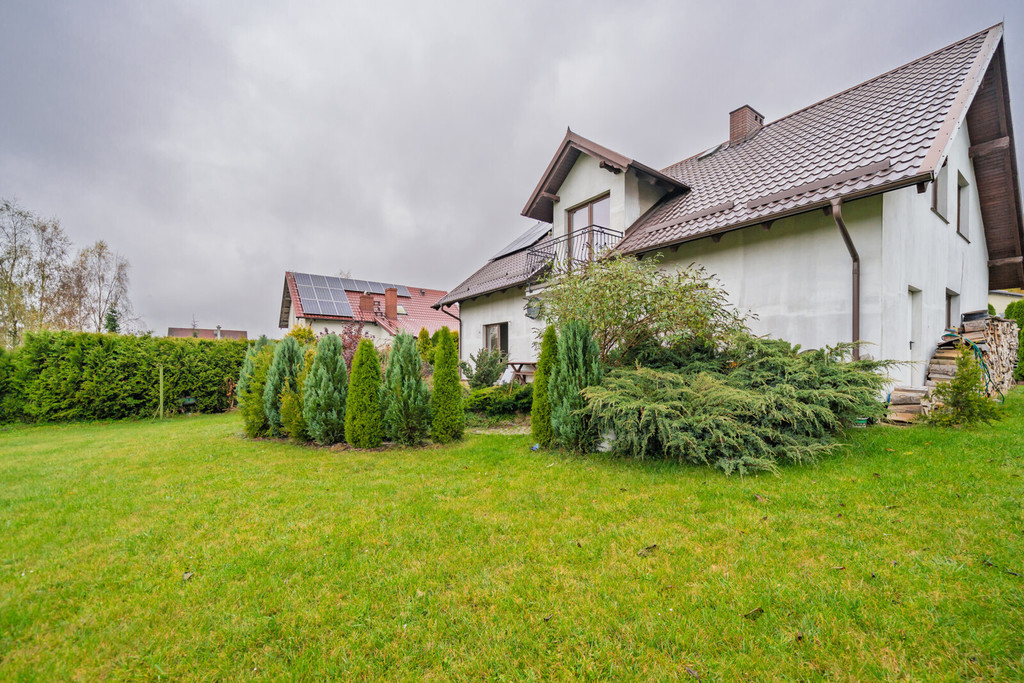 Kameralny wolnostojący dom w Borowinie - 6 pokoi!