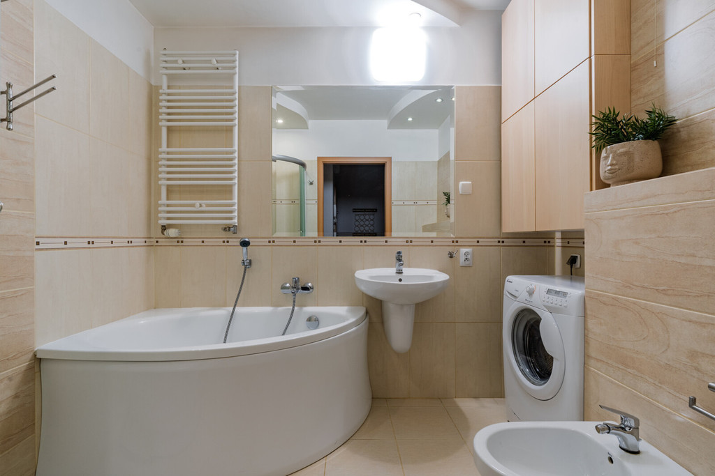 Przestronne 3 pokoje - 4 Pory Roku - ŁOSTOWICE