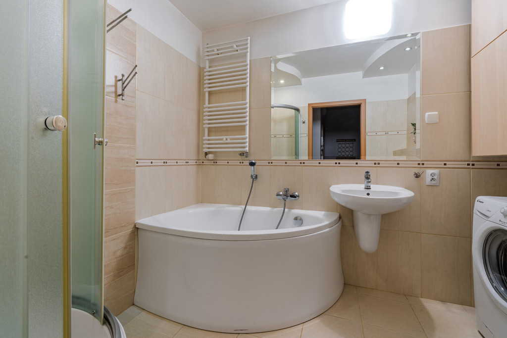 Przestronne 3 pokoje - 4 Pory Roku - ŁOSTOWICE