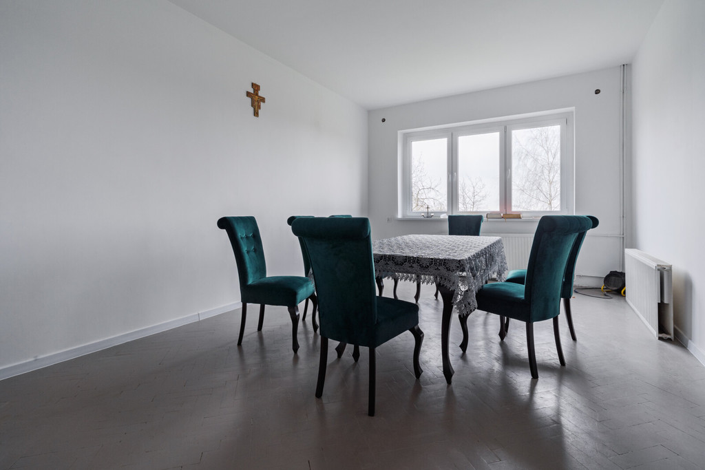 Dom na wynajem – 13 pokoi, Banino