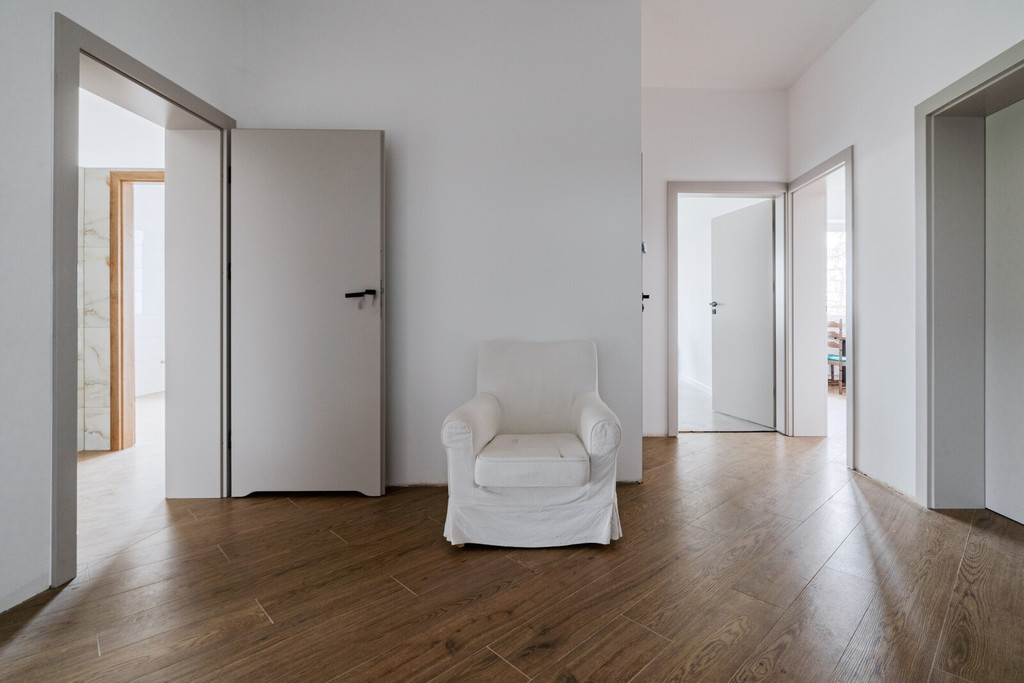 Dom na wynajem – 13 pokoi, Banino