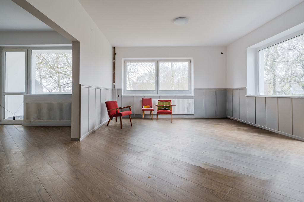 Dom na wynajem – 13 pokoi, Banino