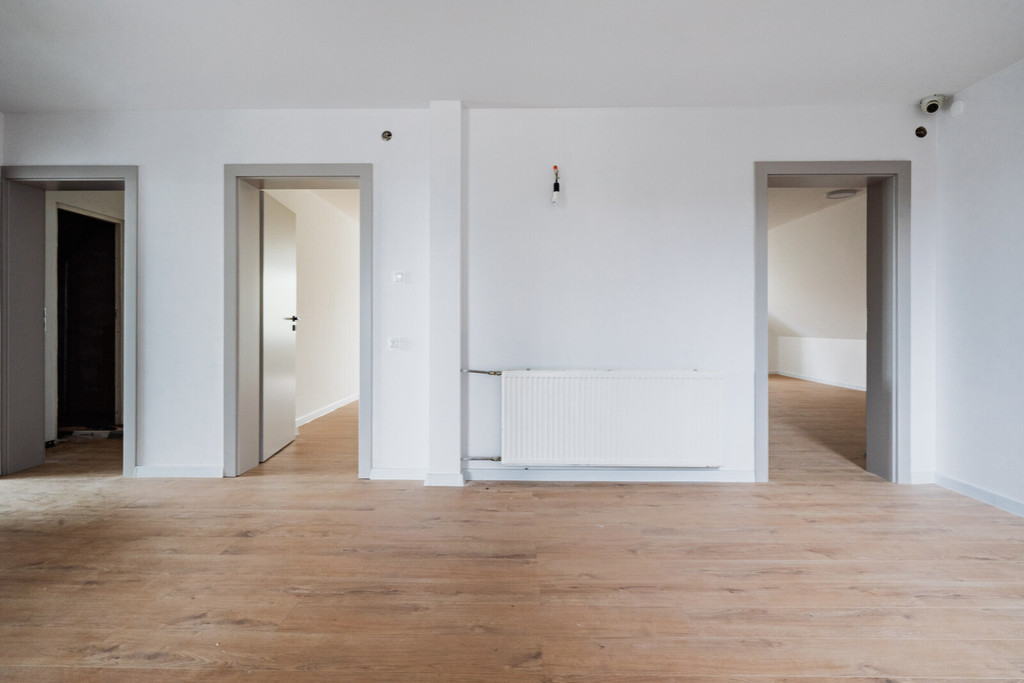 Dom na wynajem – 13 pokoi, Banino