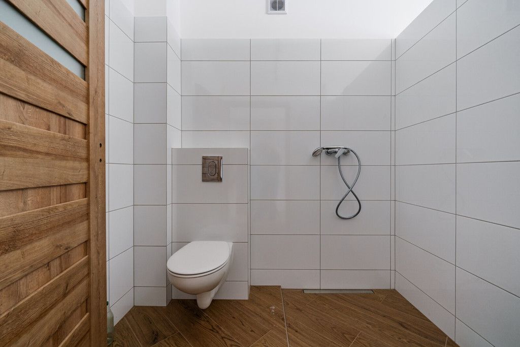 Dom na wynajem – 13 pokoi, Banino