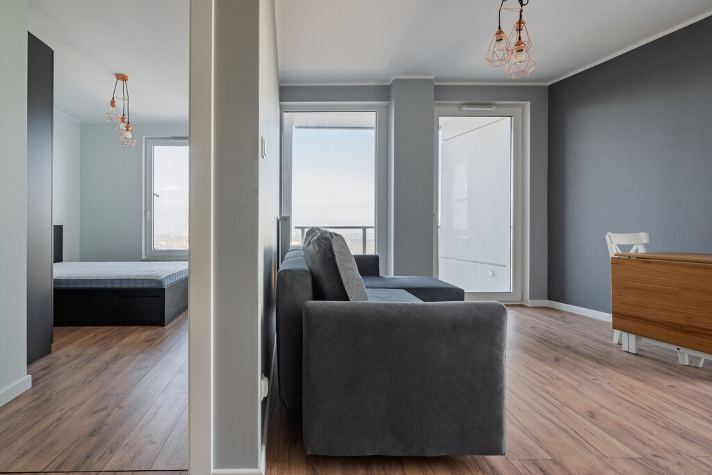 3 pokoje z widokiem na morze – Morena.