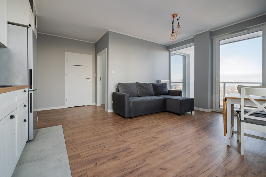 3 pokoje z widokiem na morze – Morena.