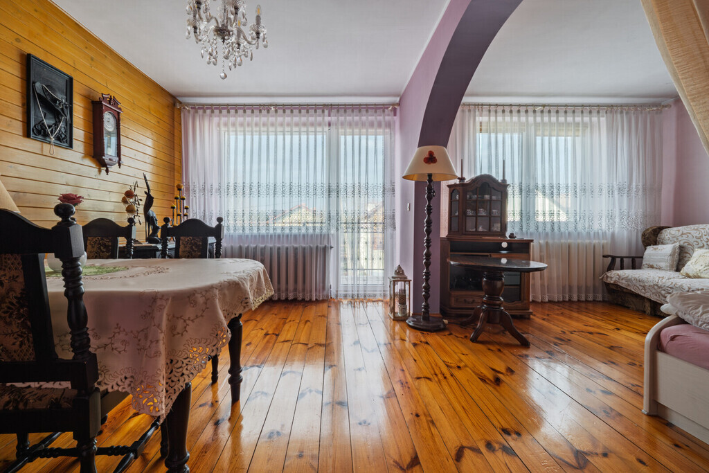 Dom z dwoma lokalami mieszkalnymi w Rumi