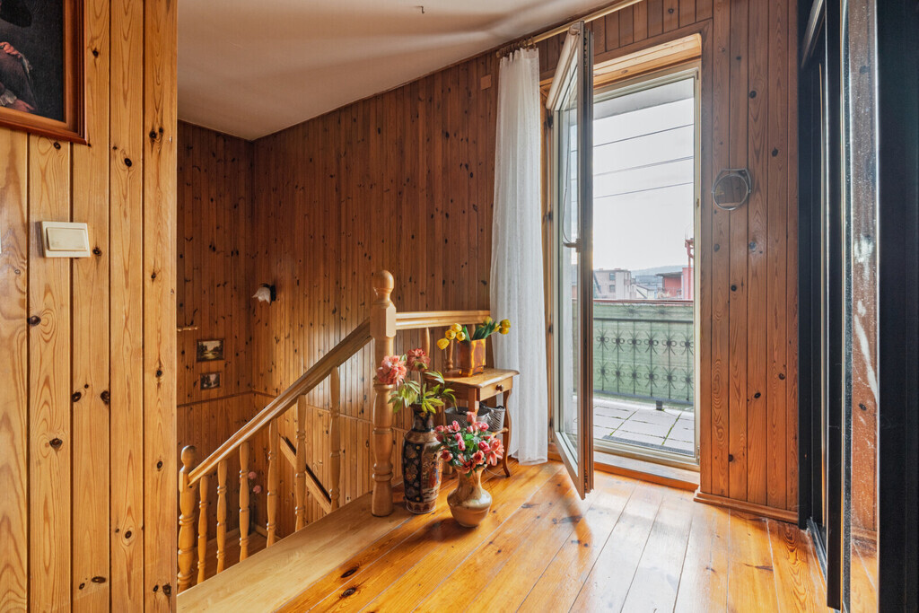 Dom z dwoma lokalami mieszkalnymi w Rumi