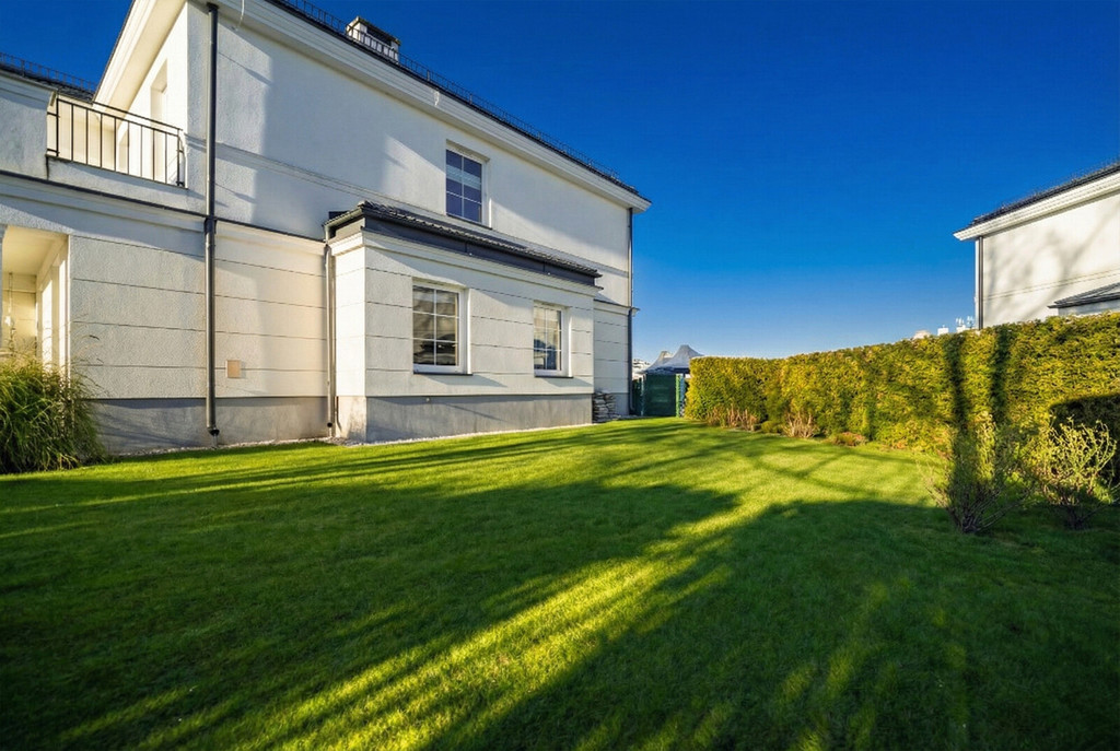 Apartament z ogrodem i basenem | Ogrody Tesoro