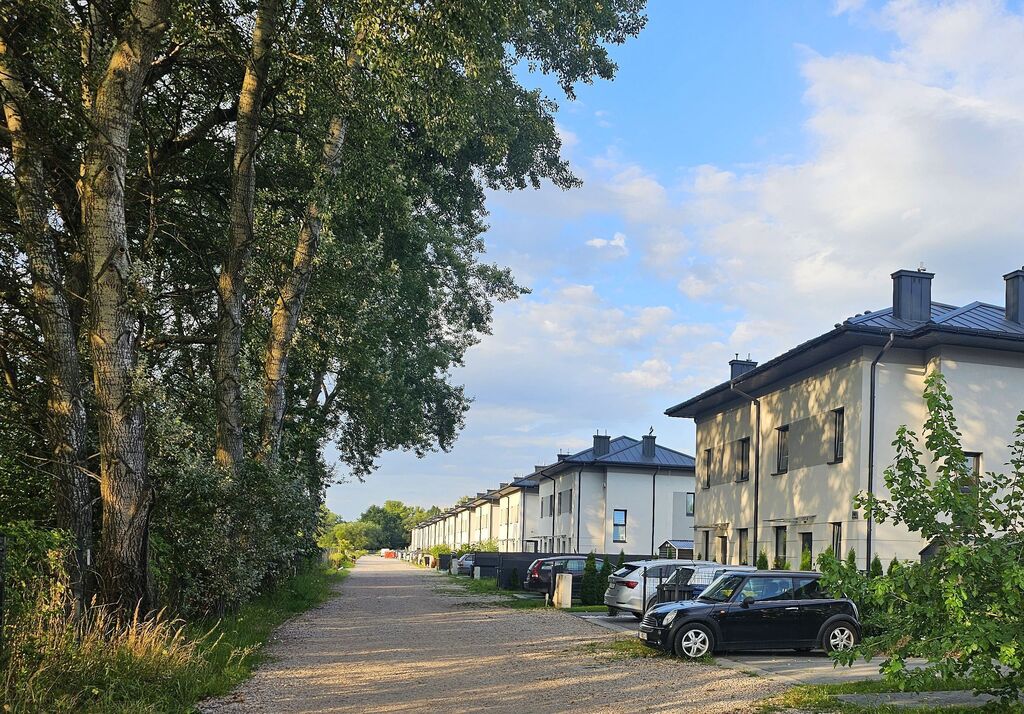 Super! Osiedle Zamknięte łomianki – 120 M2.