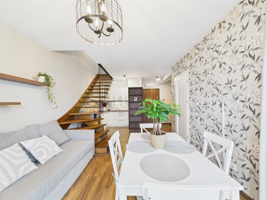 Wyjątkowe dwupoziomowe mieszkanie na wynajem!