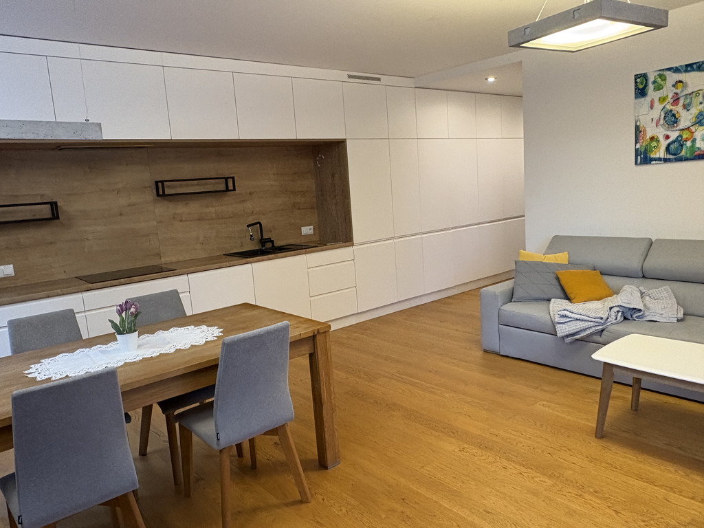 WYJĄTKOWY APARTAMENT Z OGRODEM